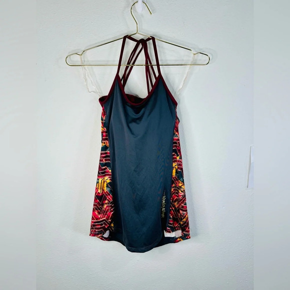 Her Universe Women's Grey Red Graphic Strappy Tank Top Small Athletic Chic - Picture 1 of 8